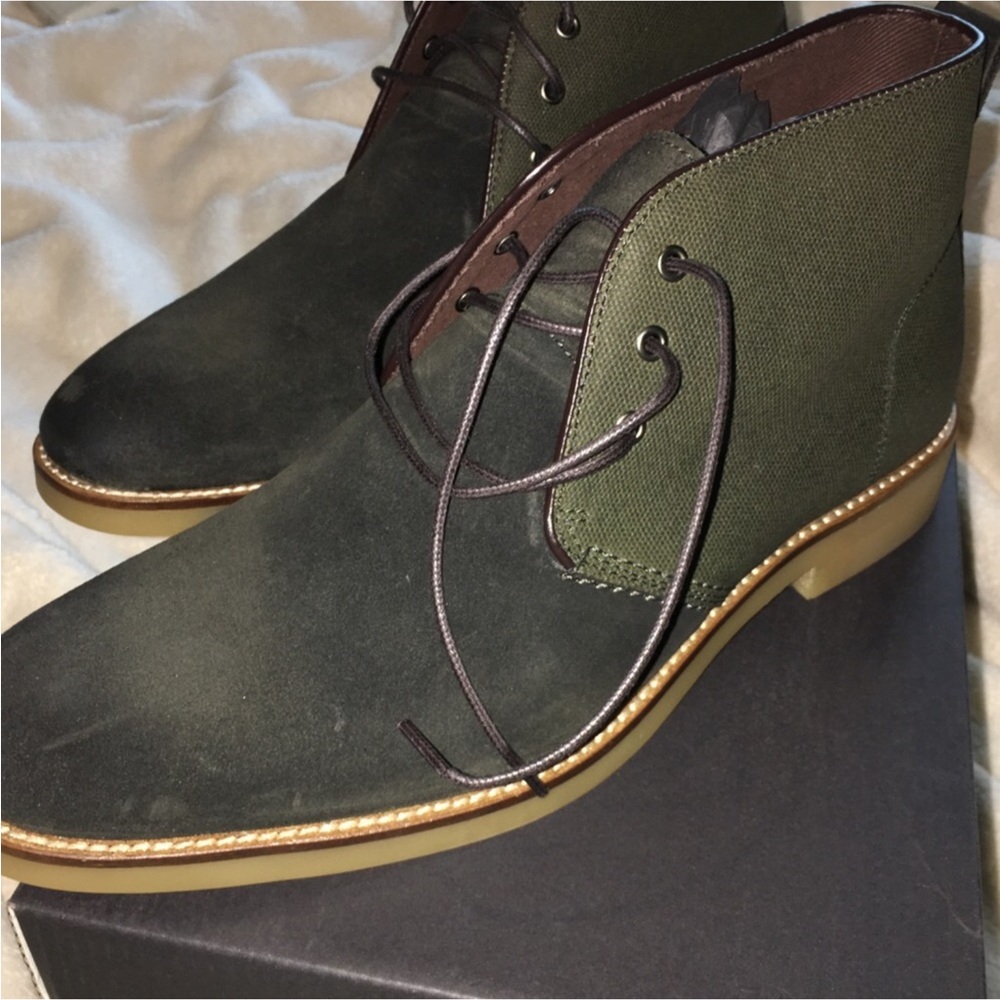 Banana Republic Peter olive green khaki chukka boot mens size 8.5 NEW IN BOX